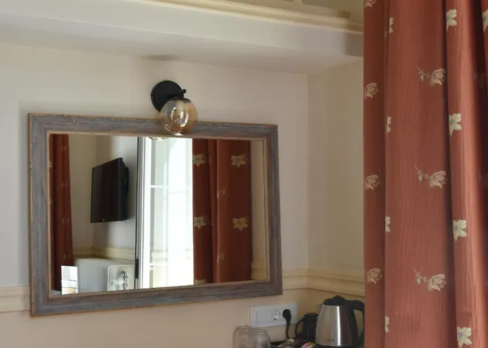 2be Hotell *